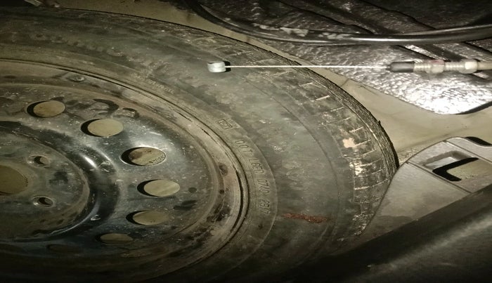 2014 Maruti Wagon R 1.0 VXI, Petrol, Manual, 62,013 km, tyre