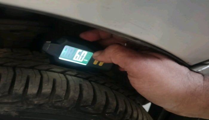 2014 Maruti Wagon R 1.0 VXI, Petrol, Manual, 62,013 km, tyre