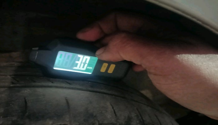 2014 Maruti Wagon R 1.0 VXI, Petrol, Manual, 62,013 km, tyre