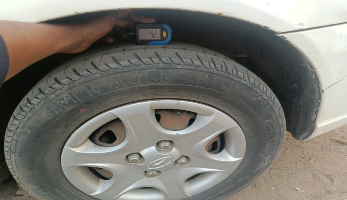 2011 Hyundai Accent GLE, Petrol, Manual, 1,24,970 km, tyre