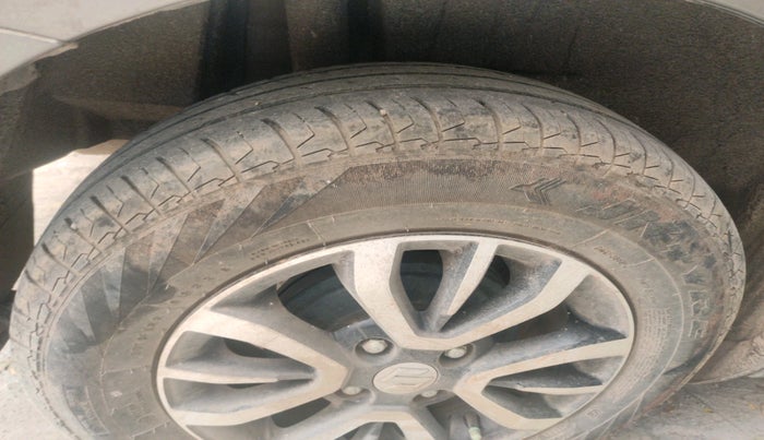 2022 Maruti Dzire VXI, Petrol, Manual, 43,542 km, tyre