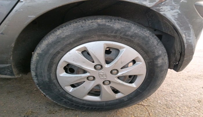 2011 Hyundai i10 SPORTZ 1.2, Petrol, Manual, 93,138 km, tyre