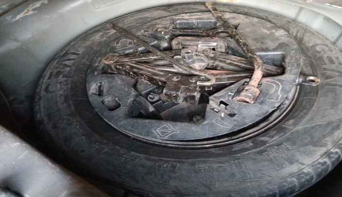 2011 Hyundai i10 SPORTZ 1.2, Petrol, Manual, 93,138 km, tyre