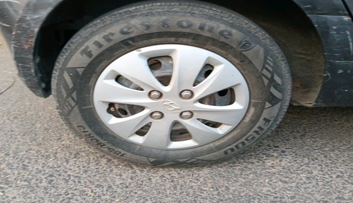 2011 Hyundai i10 SPORTZ 1.2, Petrol, Manual, 93,138 km, tyre