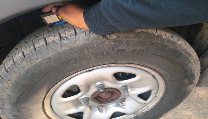 2018 Tata Hexa XM 4X2 7 STR, Diesel, Manual, 42,689 km, tyre