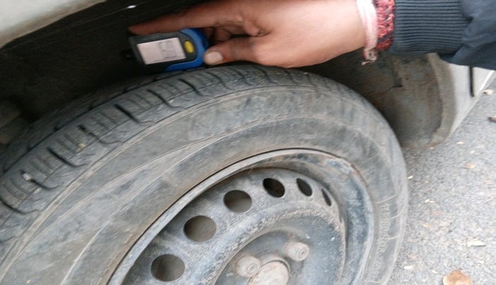 2015 Datsun Go T, Petrol, Manual, 57,500 km, tyre