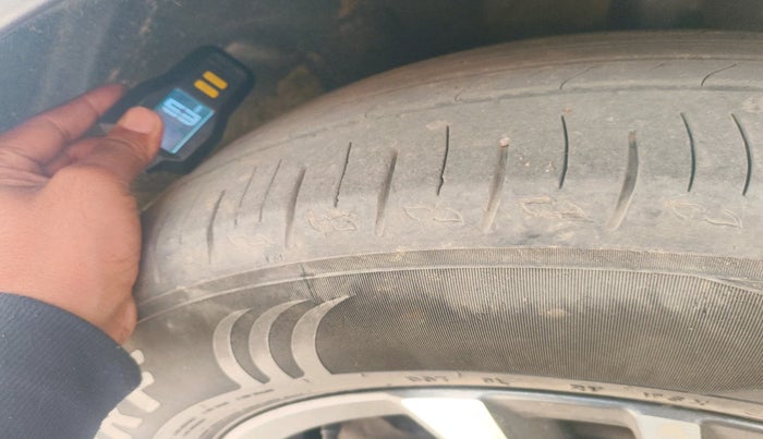 2024 Mahindra XUV700 AX 5 D AT 7 STR, Diesel, Automatic, 39,102 km, tyre