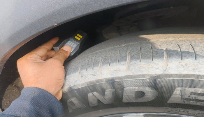 2024 Mahindra XUV700 AX 5 D AT 7 STR, Diesel, Automatic, 39,102 km, tyre