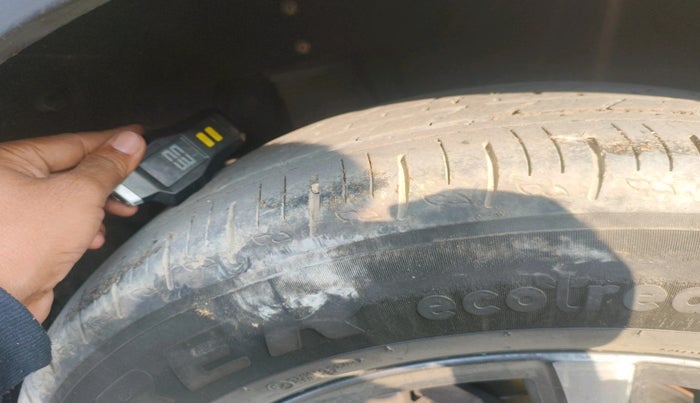 2024 Mahindra XUV700 AX 5 D AT 7 STR, Diesel, Automatic, 39,102 km, tyre