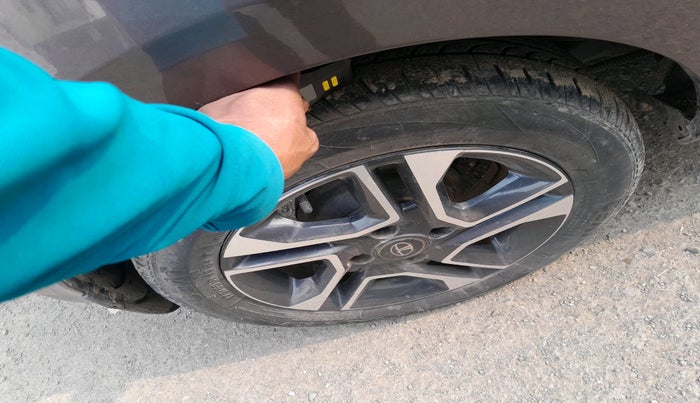 2019 Tata Tiago XZ PLUS PETROL, Petrol, Manual, 67,325 km, tyre