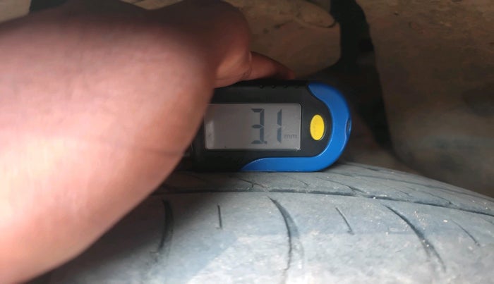 2013 Tata Indica Vista ZX+ 90PS, Diesel, Manual, 2,26,574 km, tyre