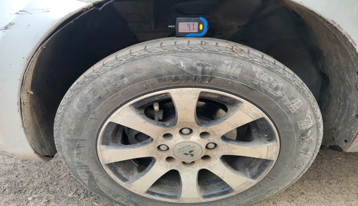 2013 Nissan Micra Active XL, Petrol, Manual, 1,25,861 km, tyre