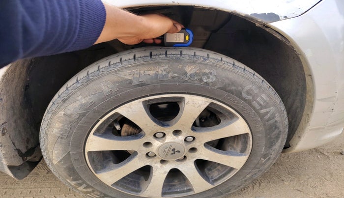 2013 Nissan Micra Active XL, Petrol, Manual, 1,25,861 km, tyre