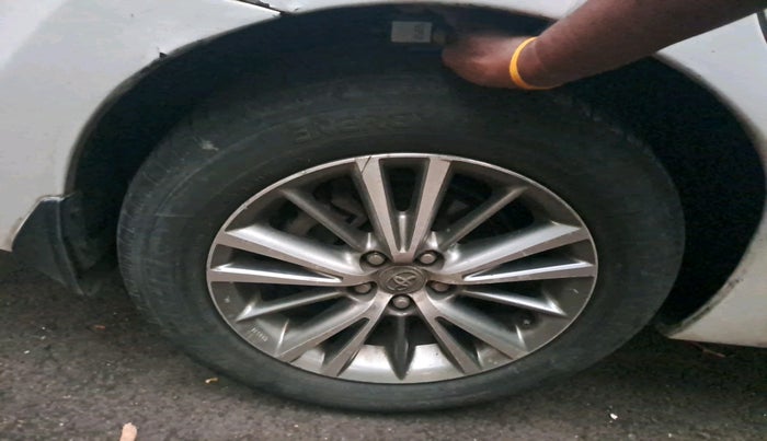 2015 Toyota Corolla Altis GL PETROL, Petrol, Manual, 79,271 km, tyre