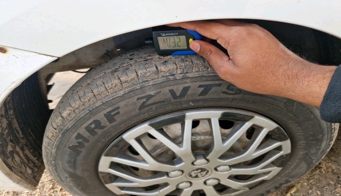 2016 Hyundai Eon ERA +, Petrol, Manual, 46,744 km, tyre