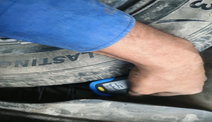 2015 Maruti Swift Dzire VDI, Diesel, Manual, 1,28,298 km, tyre