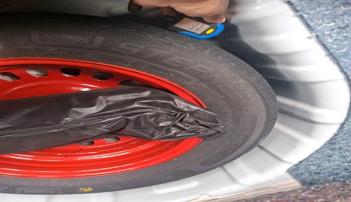 2021 Nissan MAGNITE XE, Petrol, Manual, 30,791 km, tyre