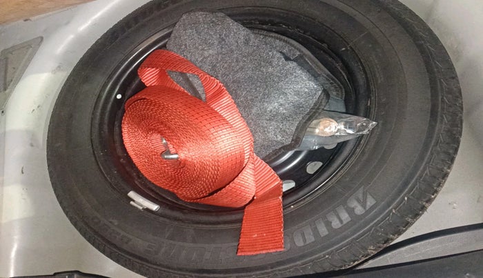 2017 Hyundai Elite i20 ASTA 1.2 (O), Petrol, Manual, 49,908 km, tyre