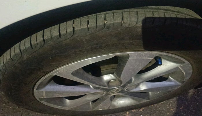 2017 Hyundai Elite i20 ASTA 1.2 (O), Petrol, Manual, 49,908 km, tyre