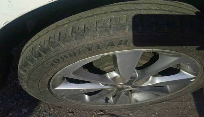 2017 Hyundai Elite i20 ASTA 1.2 (O), Petrol, Manual, 49,908 km, tyre