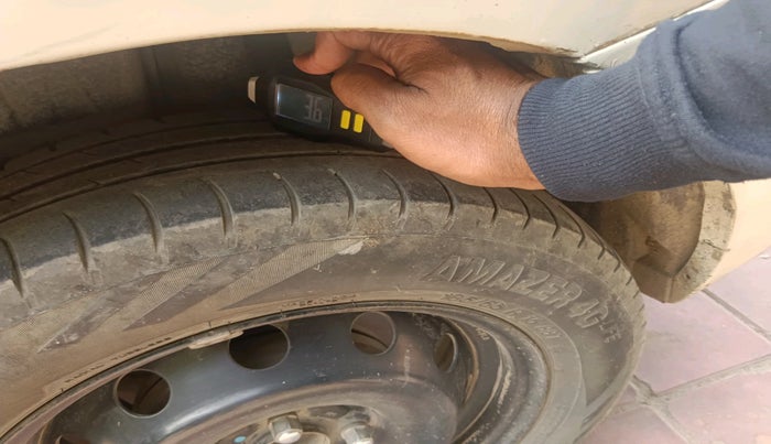 2017 Maruti Dzire ZDI PLUS, Diesel, Manual, 1,03,891 km, tyre