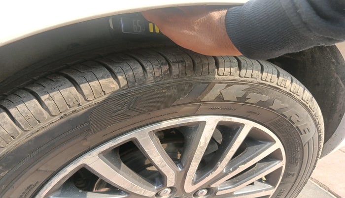 2017 Maruti Dzire ZDI PLUS, Diesel, Manual, 1,03,891 km, tyre