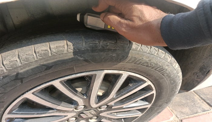 2017 Maruti Dzire ZDI PLUS, Diesel, Manual, 1,03,891 km, tyre