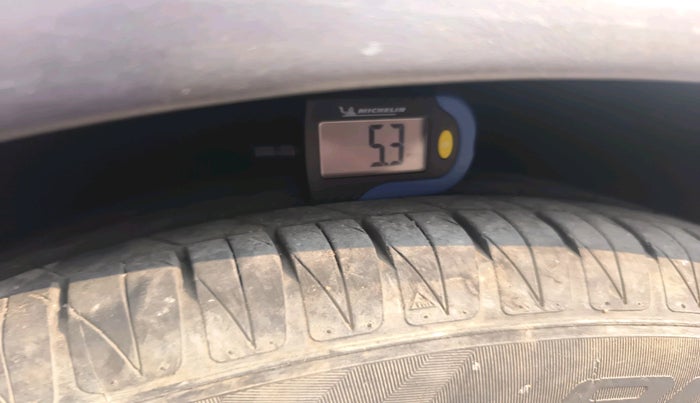 2010 Volkswagen Passat 1.8L TSI, Petrol, Manual, 1,05,659 km, tyre