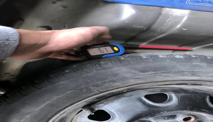 2015 Maruti Alto K10 VXI, Petrol, Manual, 38,691 km, tyre