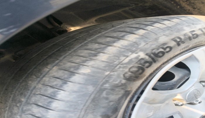 2013 Ford Ecosport TREND 1.5L DIESEL, Diesel, Manual, 1,80,223 km, tyre