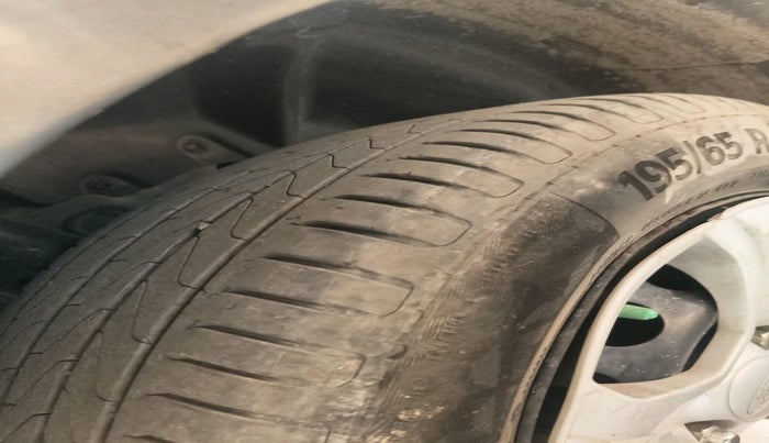 2013 Ford Ecosport TREND 1.5L DIESEL, Diesel, Manual, 1,80,223 km, tyre