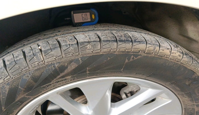 2019 Toyota Innova Crysta 2.4 GX 8 STR, Diesel, Manual, 45,000 km, tyre