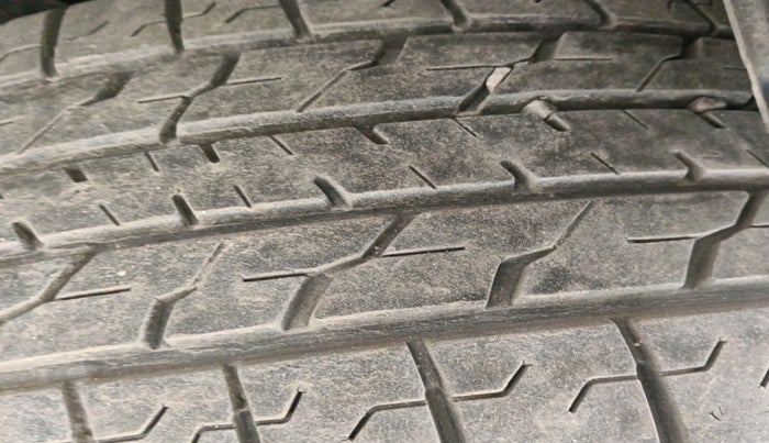 2019 Toyota Innova Crysta 2.4 GX 8 STR, Diesel, Manual, 45,000 km, tyre