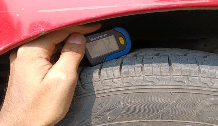 2015 Hyundai Eon SPORTZ, Petrol, Manual, 98,328 km, tyre