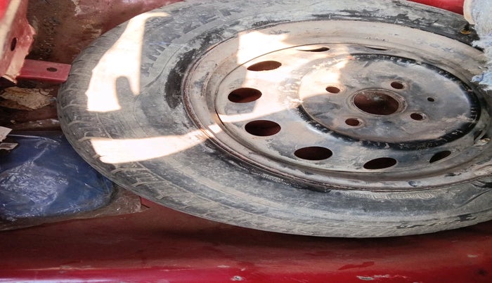 2015 Hyundai Eon SPORTZ, Petrol, Manual, 98,328 km, tyre