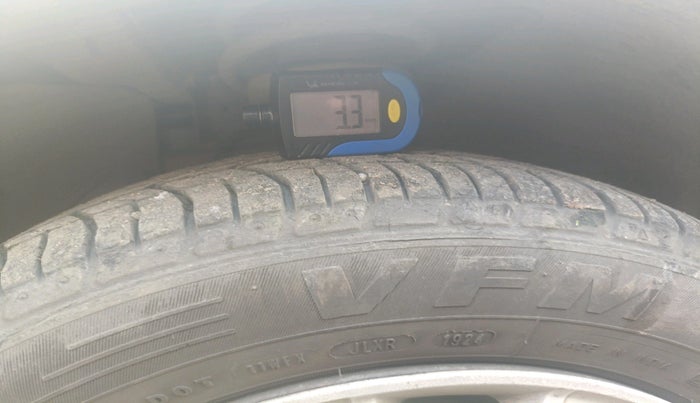 2011 Ford Fiesta Classic LXI 1.4 DIESEL, Diesel, Manual, 1,44,570 km, tyre