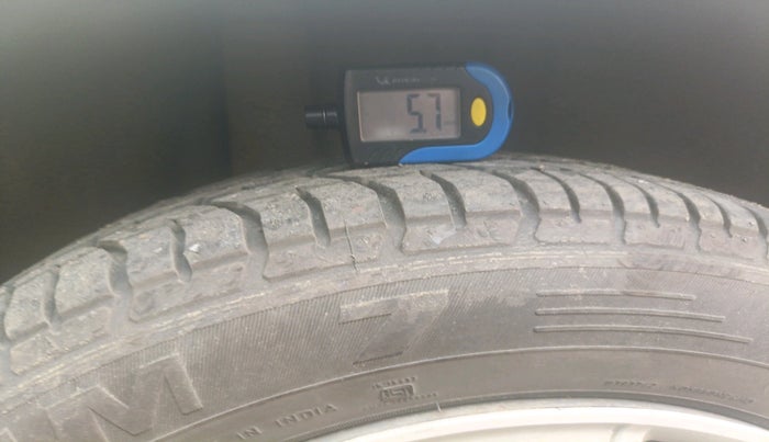 2011 Ford Fiesta Classic LXI 1.4 DIESEL, Diesel, Manual, 1,44,570 km, tyre