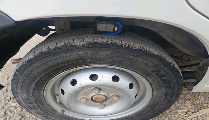 2011 Maruti Alto LXI, Petrol, Manual, 1,72,790 km, tyre