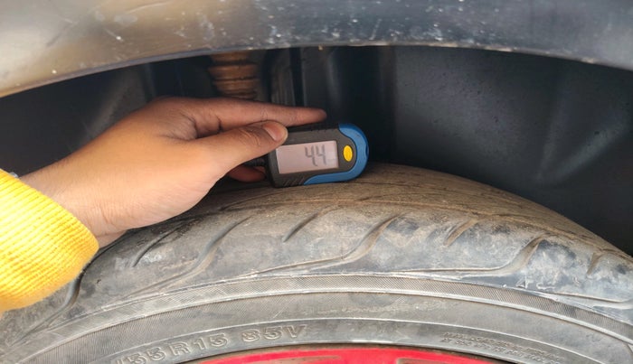 2011 Volkswagen Vento HIGHLINE 1.6 MPI, Petrol, Manual, 46,016 km, tyre