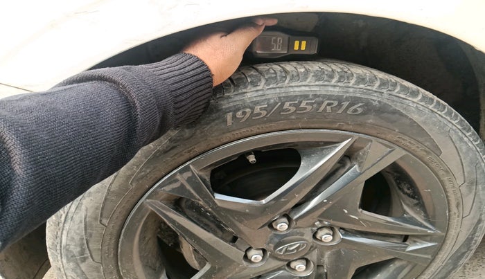 2022 Hyundai NEW I20 SPORTZ 1.2 AT, Petrol, Automatic, 55,668 km, tyre