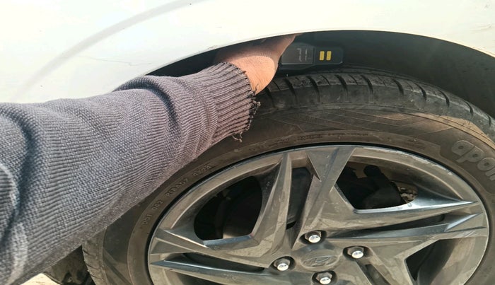 2022 Hyundai NEW I20 SPORTZ 1.2 AT, Petrol, Automatic, 55,668 km, tyre