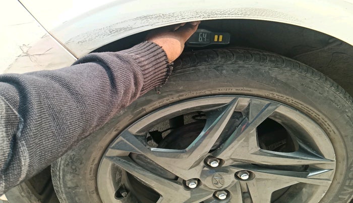 2022 Hyundai NEW I20 SPORTZ 1.2 AT, Petrol, Automatic, 55,668 km, tyre