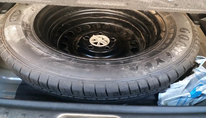 2020 KIA SELTOS HTX 1.5 PETROL, Petrol, Manual, 35,986 km, tyre