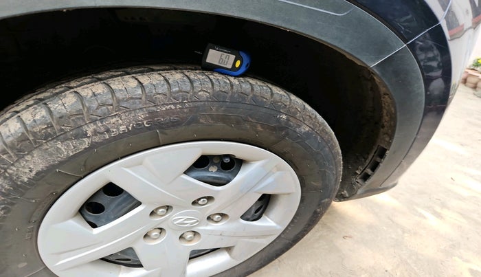 2020 Hyundai VENUE S+ 1.2, Petrol, Manual, 61,008 km, tyre