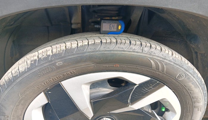 2023 Nissan MAGNITE XL, Petrol, Manual, 52,306 km, tyre