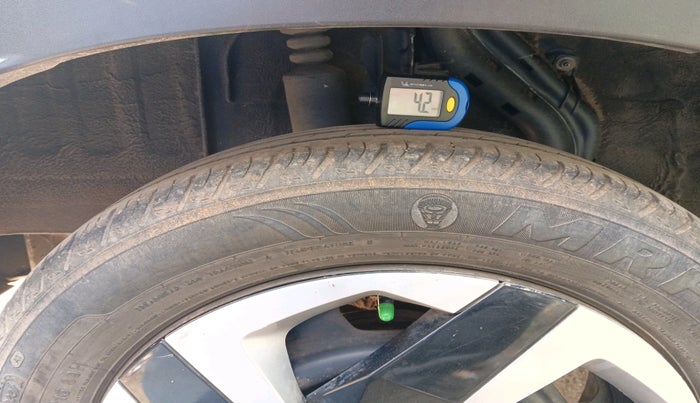 2023 Nissan MAGNITE XL, Petrol, Manual, 52,306 km, tyre