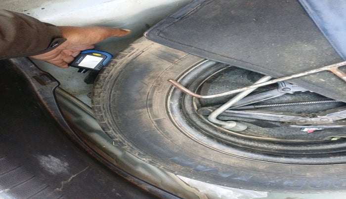 2020 Hyundai Elite i20 MAGNA PLUS 1.2, Petrol, Manual, 40,963 km, tyre