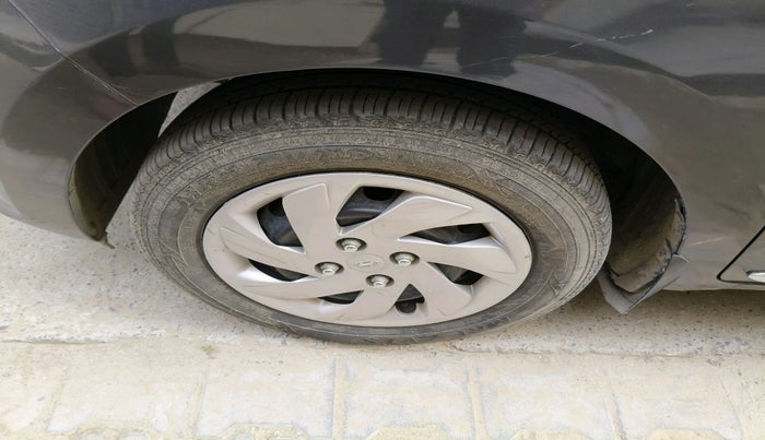 2021 Hyundai NEW SANTRO MAGNA AMT, Petrol, Automatic, 40,783 km, tyre