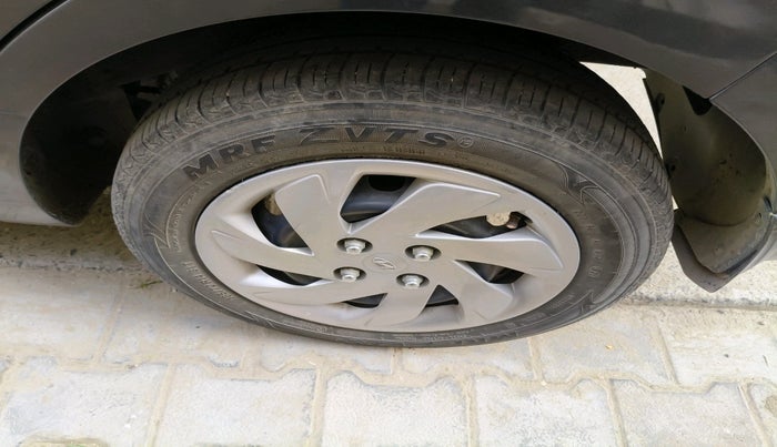 2021 Hyundai NEW SANTRO MAGNA AMT, Petrol, Automatic, 40,783 km, tyre