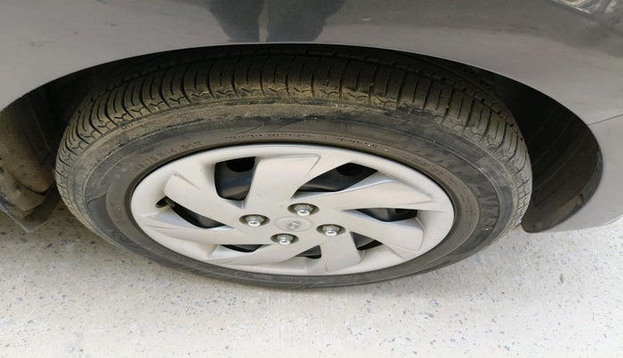 2021 Hyundai NEW SANTRO MAGNA AMT, Petrol, Automatic, 40,783 km, tyre